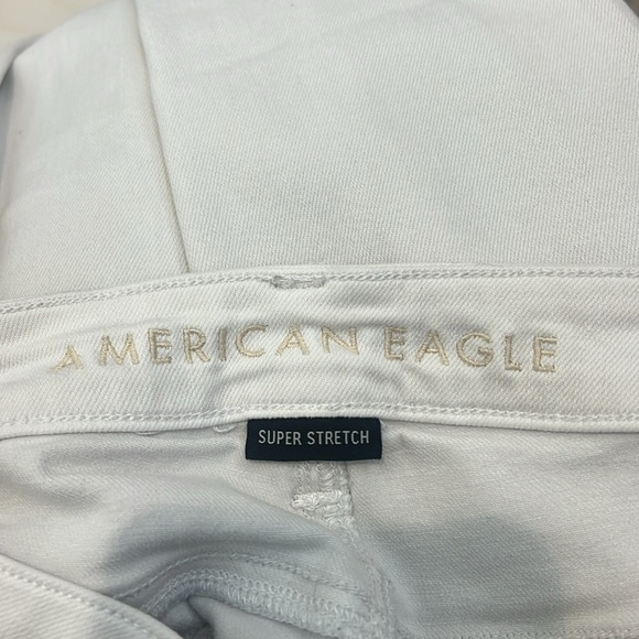 American Eagle White distressed super hi rise jegging  Jeans size 8 regular. - Picture 8 of 10
